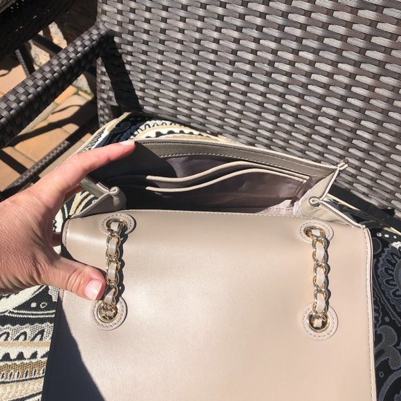 Tory Burch Savannah Shoulder Bag in French Gray New Never Used with Tags - Picture 13 of 13